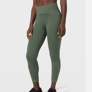 Lululemon Green High Rise Train Free Crop 23" Inseam Leggings in Nulux Sz 4